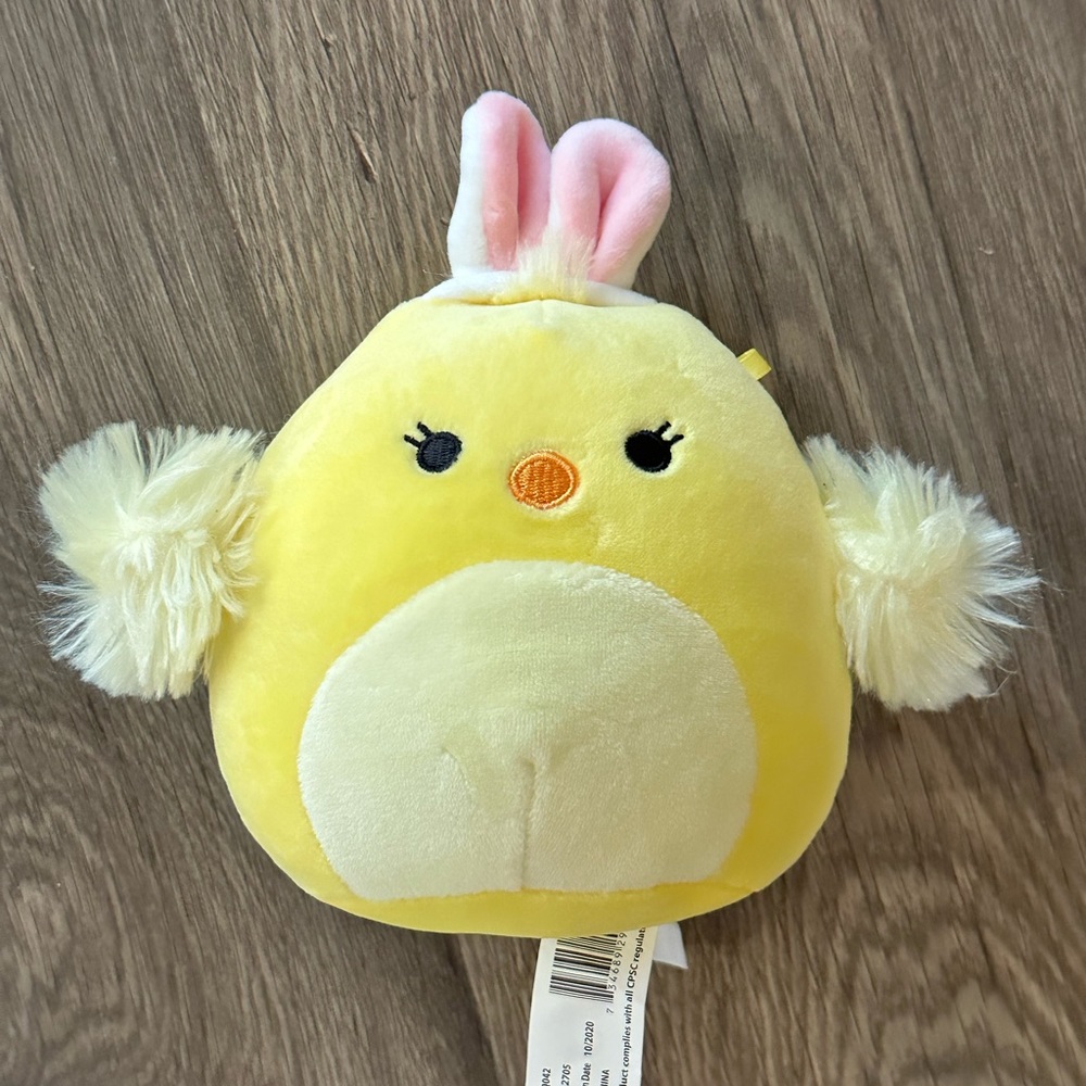 mini Easter chick Squishmallow